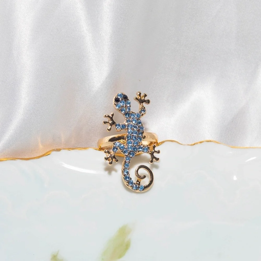 ✨Modcloth Leia Blue Rhinestone Lizard Ring